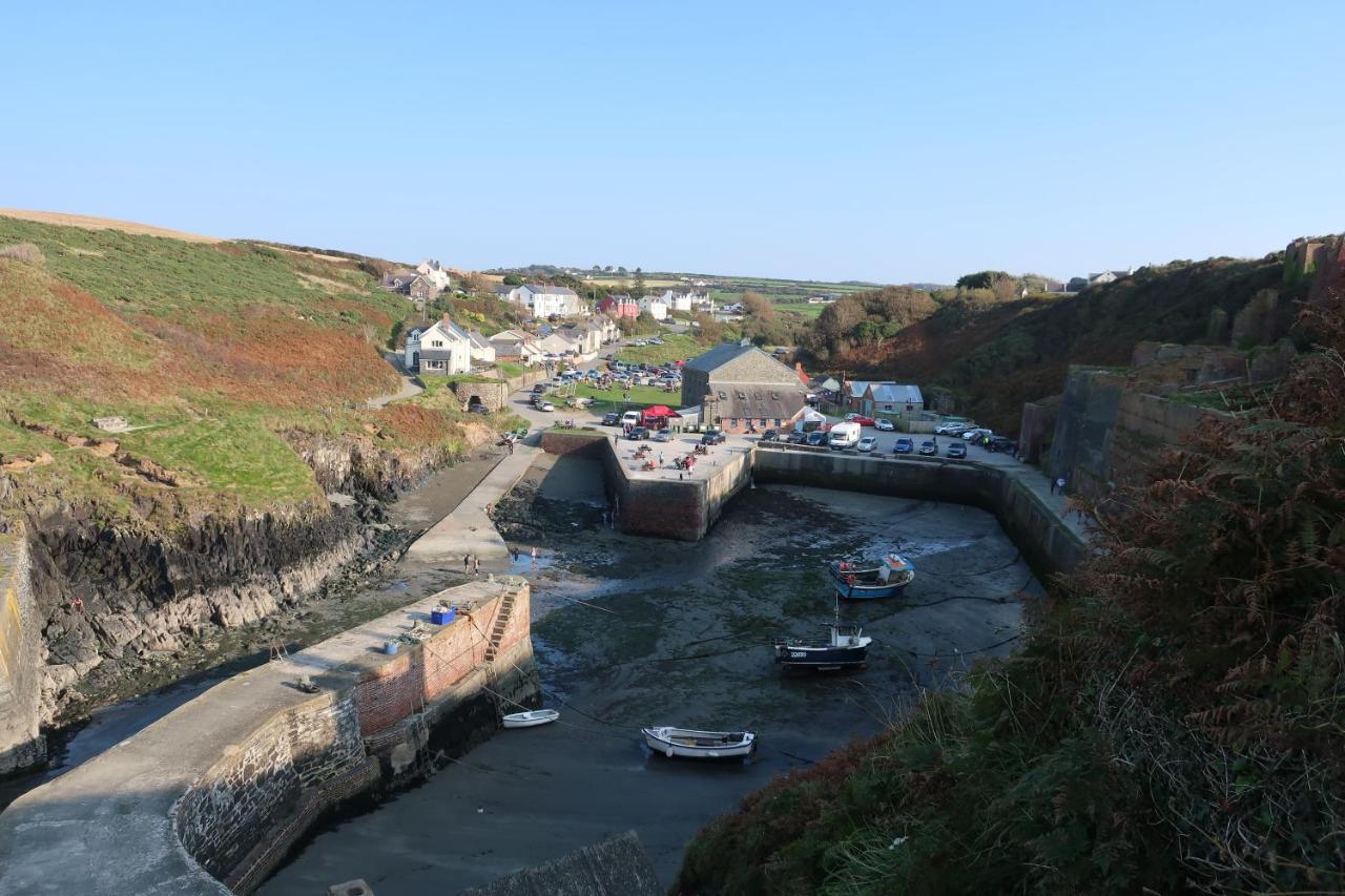 2018 Barafundle & The Hidden Gem * Haverfordwest